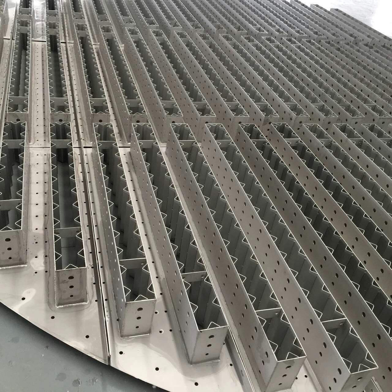 DN6000槽盘式分布器